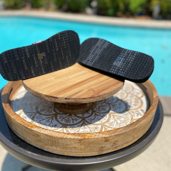 Yellow Box Size 8.5 Navy Stars/ Stripes Sandal - Picture 5 of 8